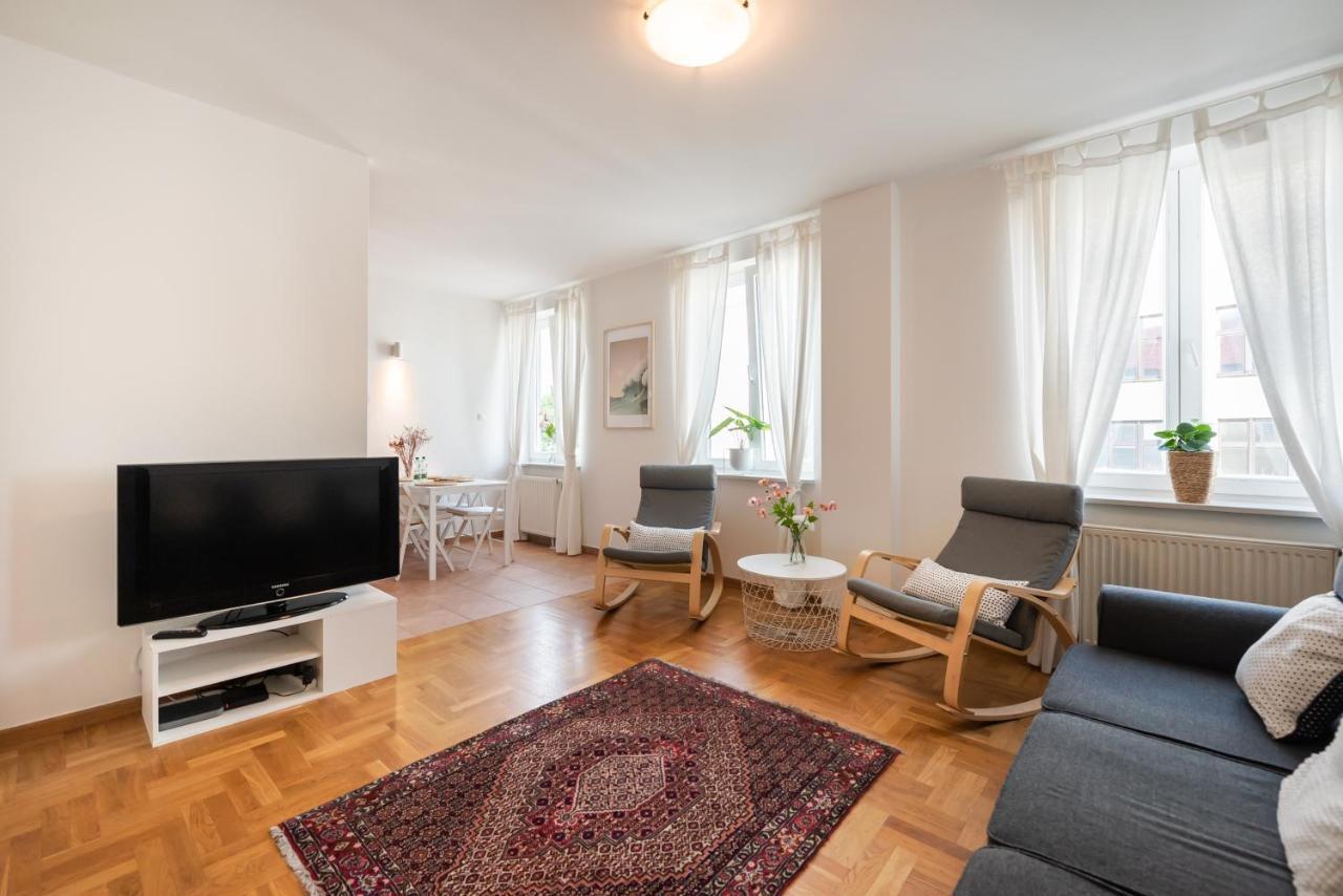 New Town Spacious Apartment Warsaw Exterior photo